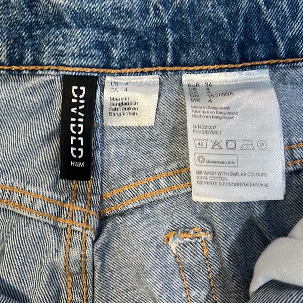 H&M light wash jeans - Picture 4 of 6